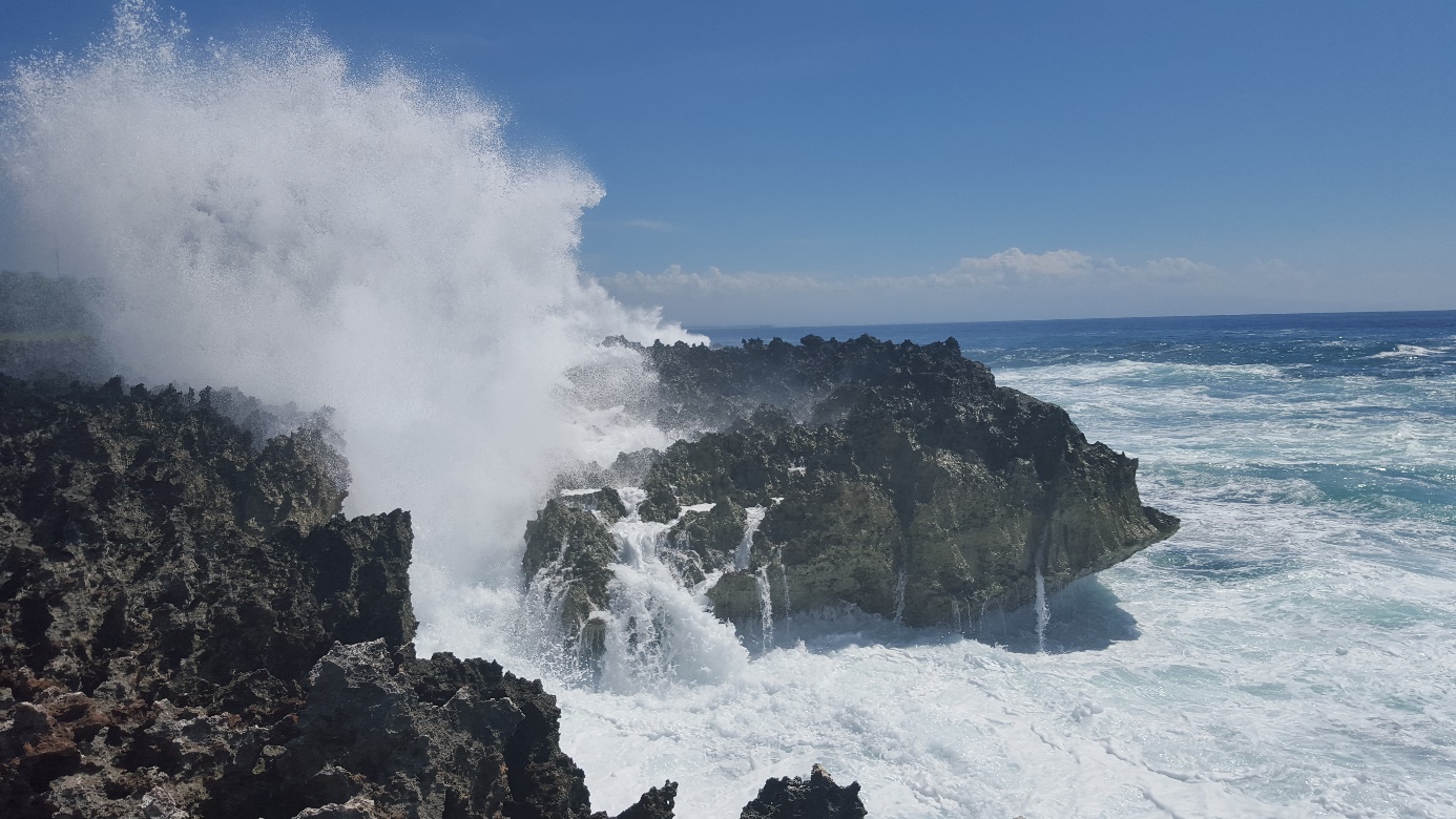 ( Cliff at Nusa Dua, Bali / Indonesia, endless power of a gigantic wishing well )